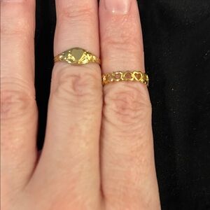 EUC Elegant Gold Heart midi Ring Set